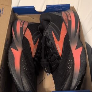 NIB Brooks Adrenaline 24GTS weatherized Womens-9 Black/Hot coral Stability shoes